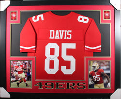 vernon-davis-framed-autographed-red-jersey